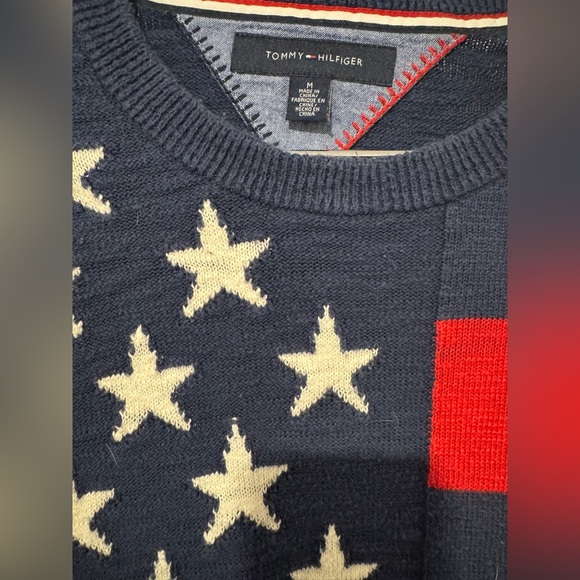 Tommy Hilfiger Men's Navy and Red Striped Crewneck Sweater - Picture 4 of 5